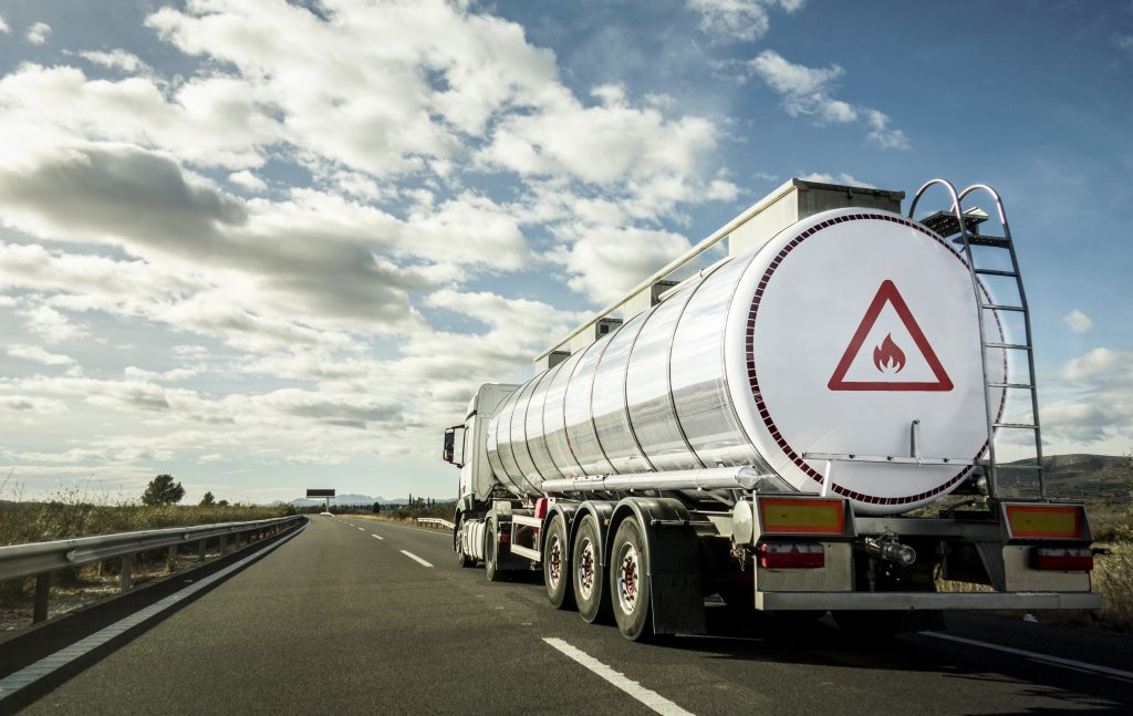 Transporte seguro de combustibles en el agro: lo que todo productor debe saber sobre el Decreto 1609 de 2002